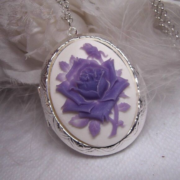 Locket Lavender & White Rose Cameo Locket Necklace - Picture 1 of 10